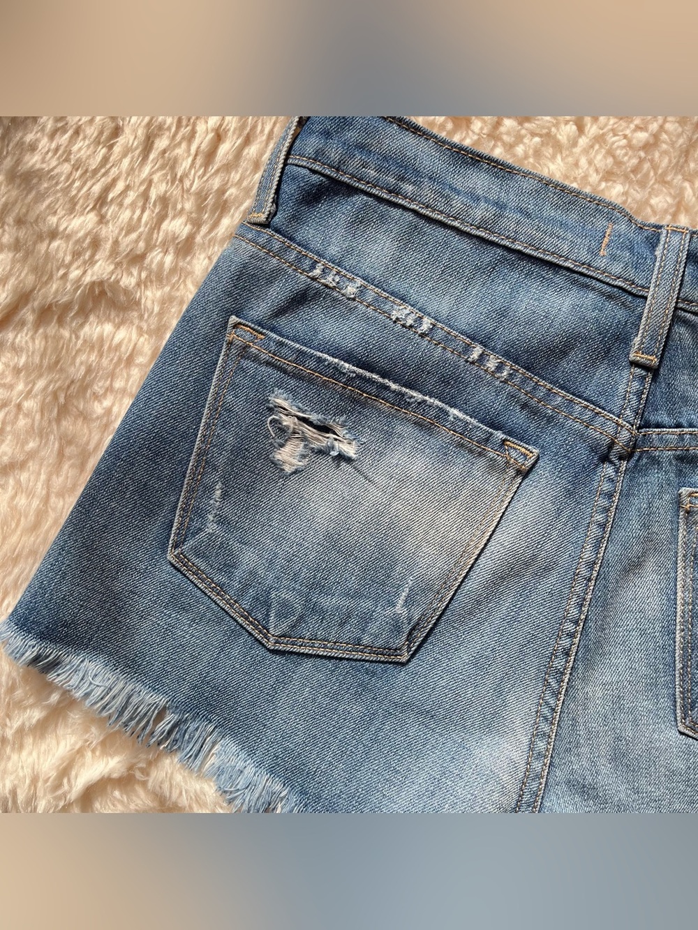 Flying Monkey Distressed Denim Cut Off Jean Shorts Mid-Rise Raw Hem Women’s 24 - Picture 6 of 7